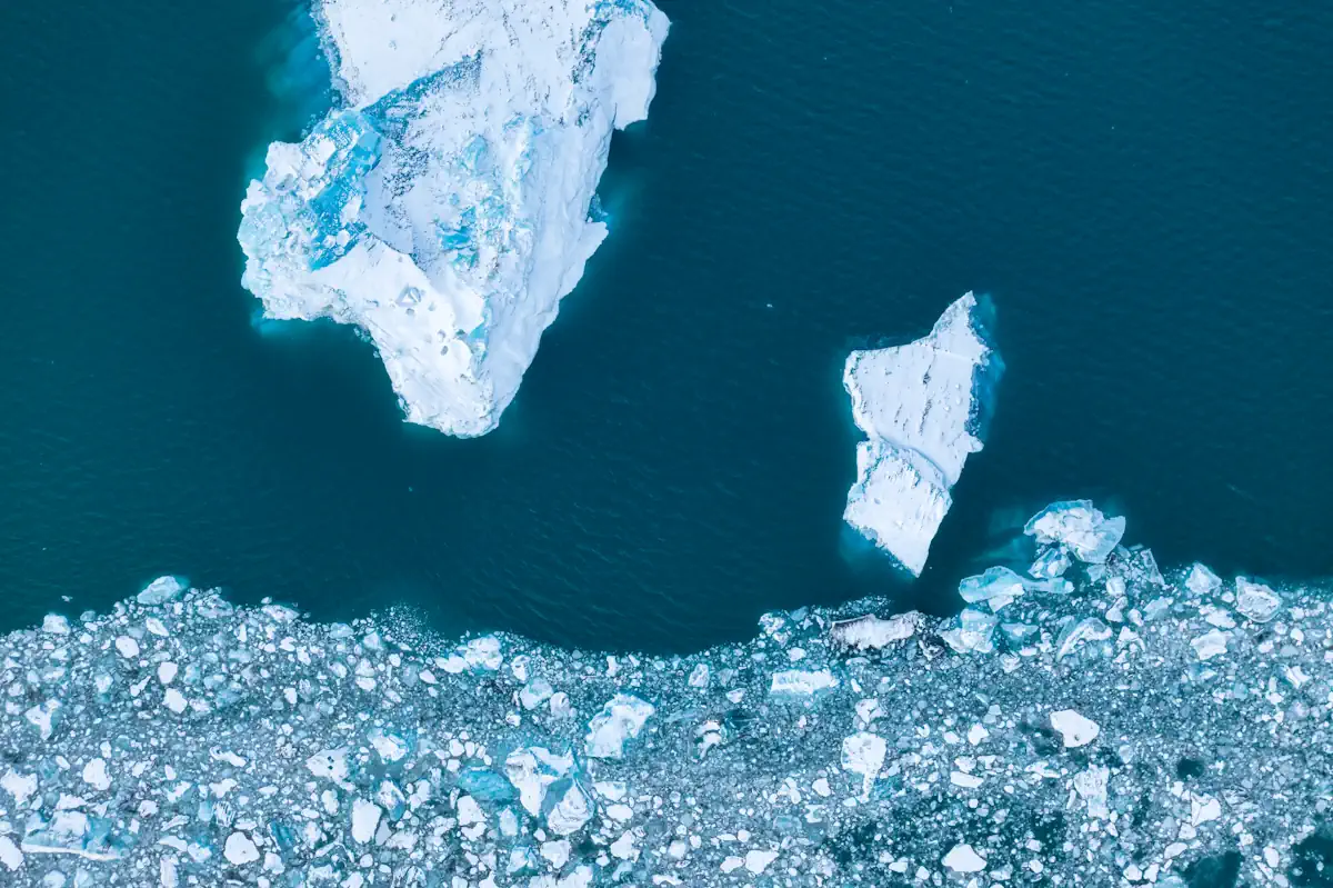 Banquise du pôle nord arctique vue du ciel - lieu supposé de la maison du père noël