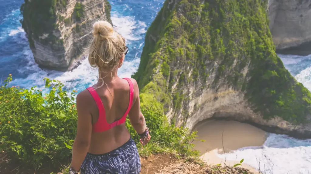 Une femme qui voyage seule à Bali